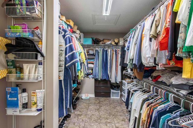 28 N Lakeshore Drive, Cherokee Village, AR 72529