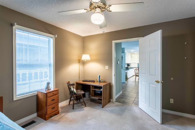 28 N Lakeshore Drive, Cherokee Village, AR 72529