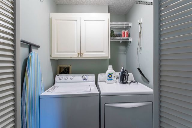 28 N Lakeshore Drive, Cherokee Village, AR 72529