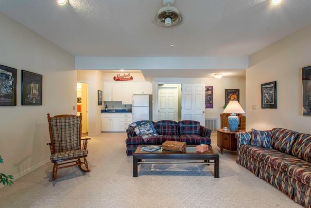 28 N Lakeshore Drive, Cherokee Village, AR 72529