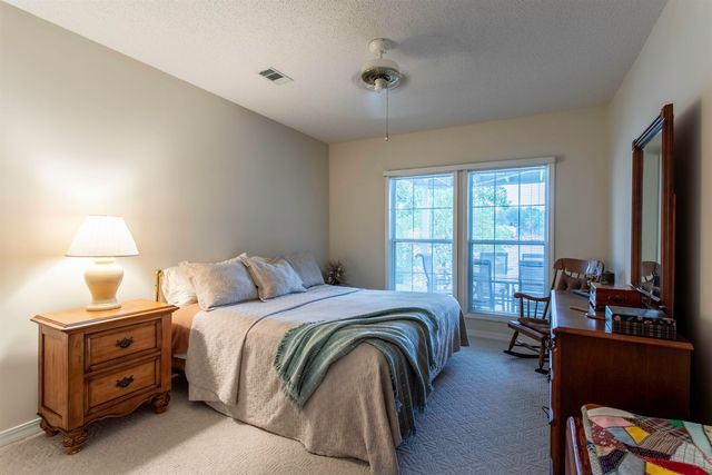 28 N Lakeshore Drive, Cherokee Village, AR 72529