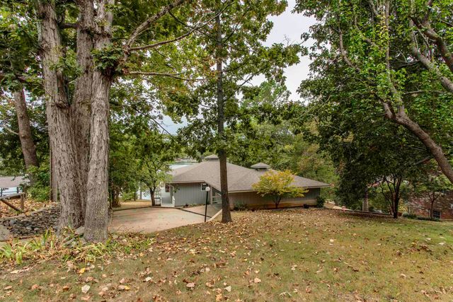 28 N Lakeshore Drive, Cherokee Village, AR 72529
