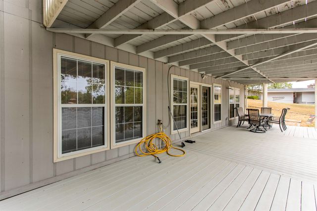 28 N Lakeshore Drive, Cherokee Village, AR 72529