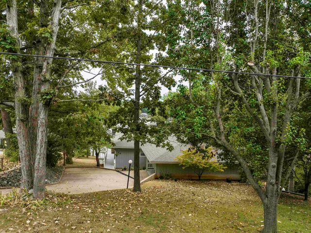 28 N Lakeshore Drive, Cherokee Village, AR 72529