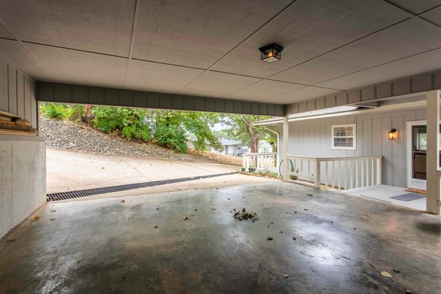 28 N Lakeshore Drive, Cherokee Village, AR 72529