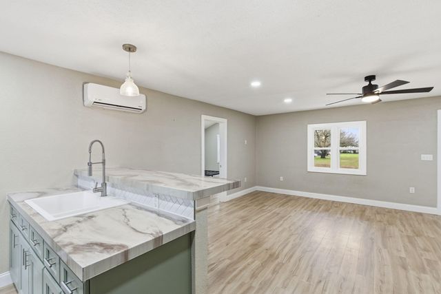 211 N Rechow Avenue, Bolivar, MO 65613