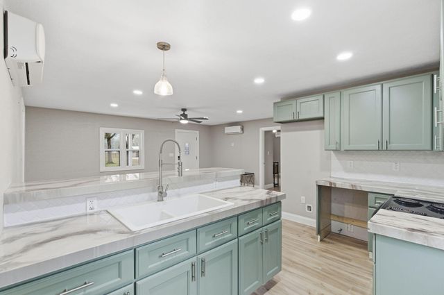 211 N Rechow Avenue, Bolivar, MO 65613