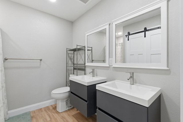 211 N Rechow Avenue, Bolivar, MO 65613