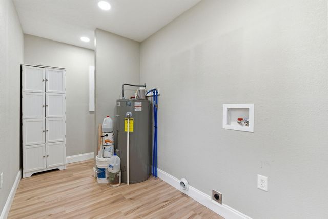 211 N Rechow Avenue, Bolivar, MO 65613