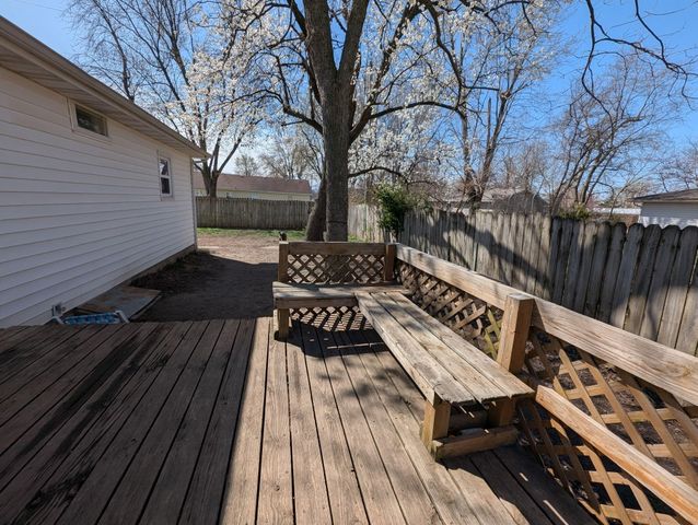 211 N Rechow Avenue, Bolivar, MO 65613