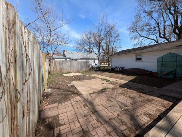 211 N Rechow Avenue, Bolivar, MO 65613