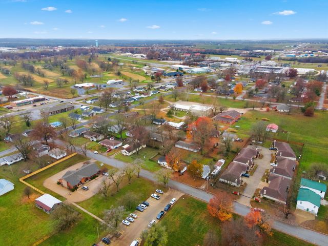 211 N Rechow Avenue, Bolivar, MO 65613