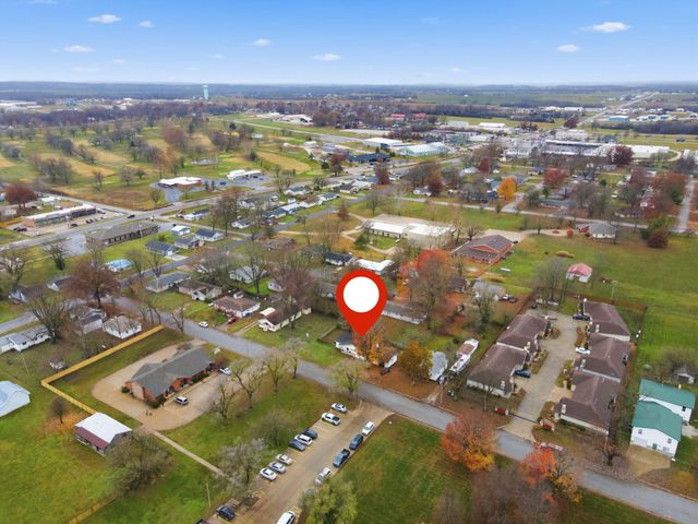 211 N Rechow Avenue, Bolivar, MO 65613
