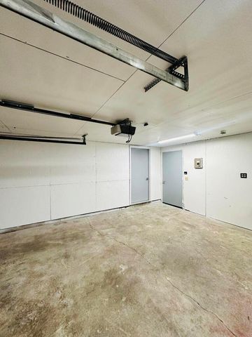 211 N Rechow Avenue, Bolivar, MO 65613