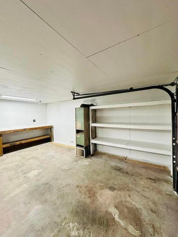 211 N Rechow Avenue, Bolivar, MO 65613