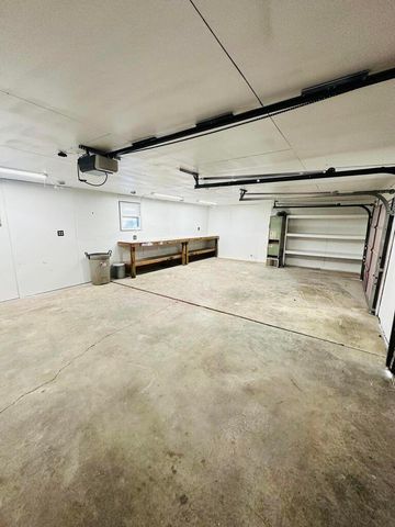 211 N Rechow Avenue, Bolivar, MO 65613