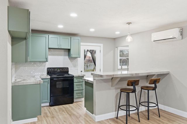 211 N Rechow Avenue, Bolivar, MO 65613