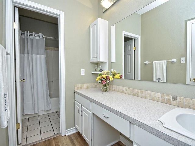 600 Grand Prairie CIR, Dripping Springs, TX 78620