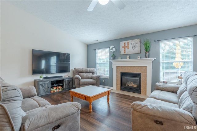 9626 Clippinger Road, Evansville, IN 47725