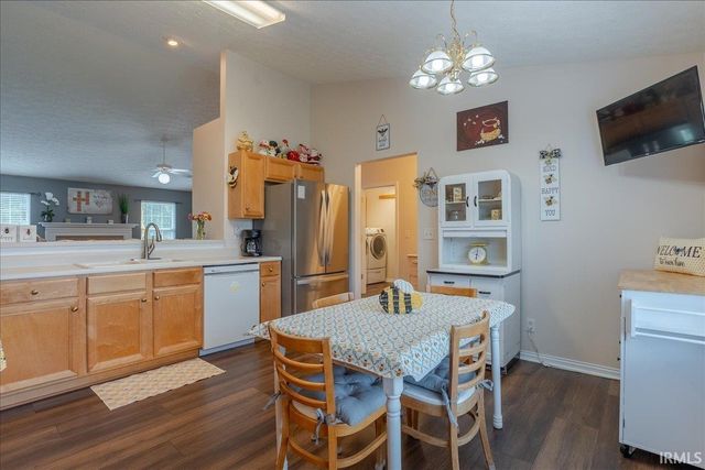 9626 Clippinger Road, Evansville, IN 47725