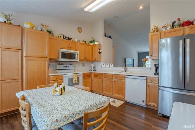 9626 Clippinger Road, Evansville, IN 47725