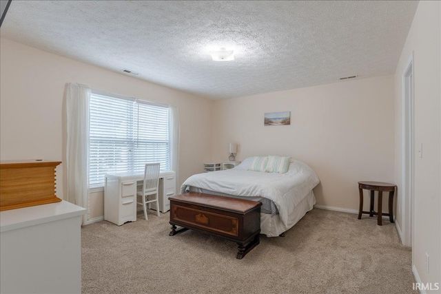 9626 Clippinger Road, Evansville, IN 47725