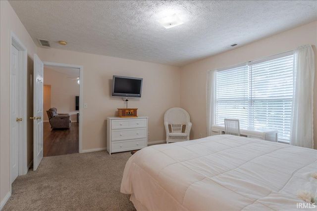 9626 Clippinger Road, Evansville, IN 47725