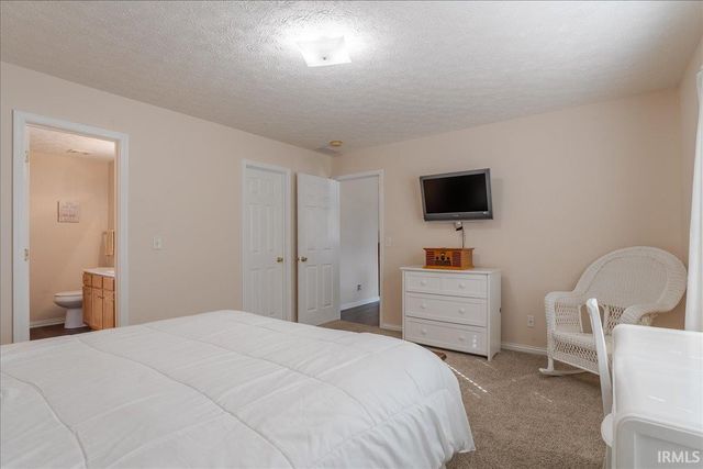 9626 Clippinger Road, Evansville, IN 47725