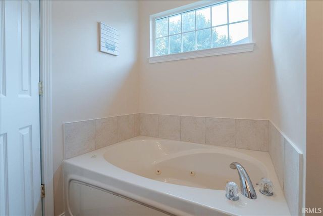 9626 Clippinger Road, Evansville, IN 47725