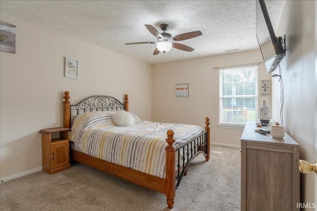9626 Clippinger Road, Evansville, IN 47725