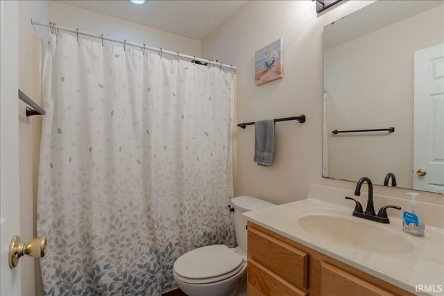 9626 Clippinger Road, Evansville, IN 47725