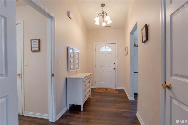 9626 Clippinger Road, Evansville, IN 47725