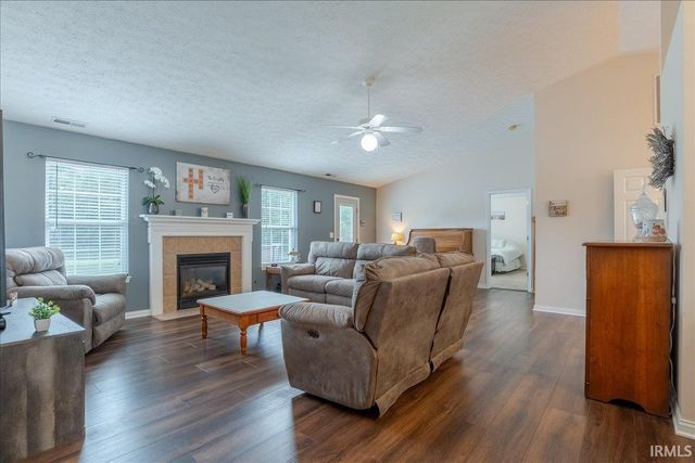 9626 Clippinger Road, Evansville, IN 47725