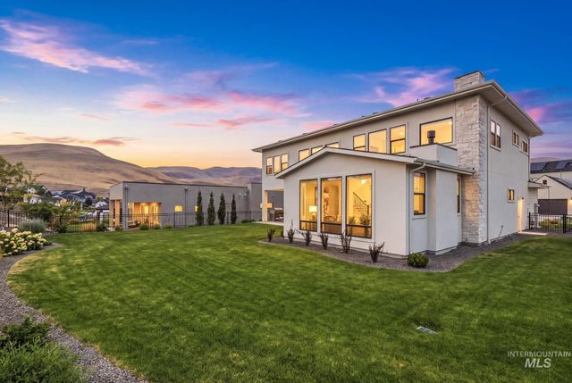 2549 S Grebe Ave, Boise, ID 83716