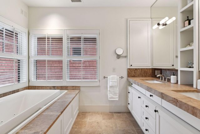 1620 Kenwood Parkway, Minneapolis, MN 55405