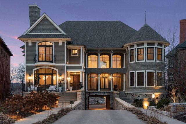 1620 Kenwood Parkway, Minneapolis, MN 55405