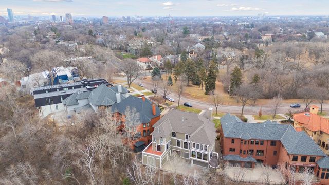 1620 Kenwood Parkway, Minneapolis, MN 55405