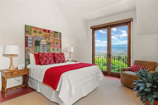 411 Tano Road, Santa Fe, NM 87506