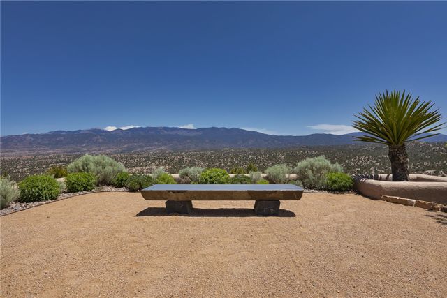 411 Tano Road, Santa Fe, NM 87506