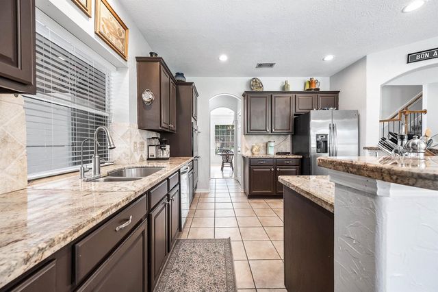 2610 Clay Creek Court, Pearland, TX 77581