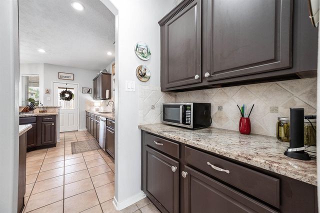 2610 Clay Creek Court, Pearland, TX 77581