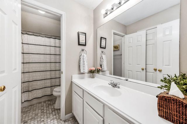 2610 Clay Creek Court, Pearland, TX 77581