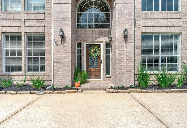 2610 Clay Creek Court, Pearland, TX 77581