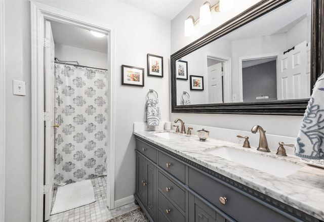 2610 Clay Creek Court, Pearland, TX 77581
