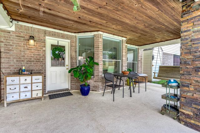 2610 Clay Creek Court, Pearland, TX 77581