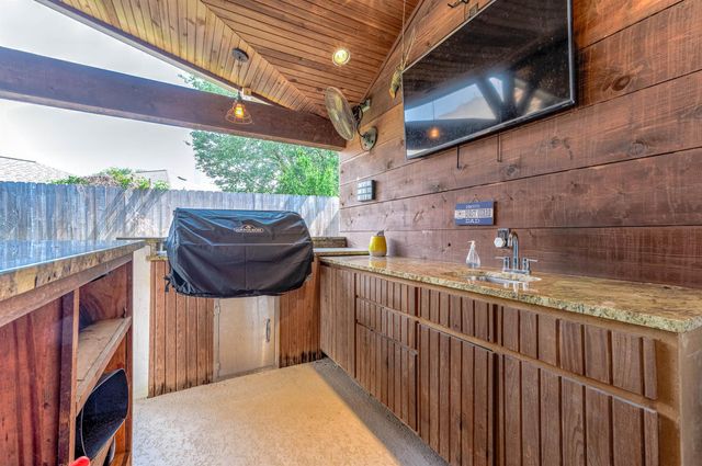 2610 Clay Creek Court, Pearland, TX 77581