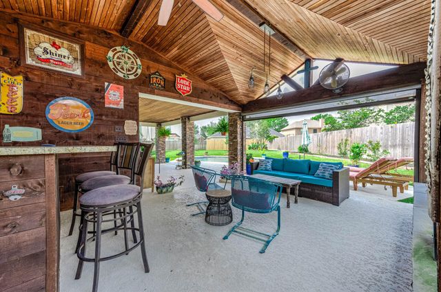 2610 Clay Creek Court, Pearland, TX 77581