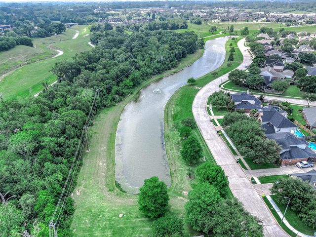 2610 Clay Creek Court, Pearland, TX 77581