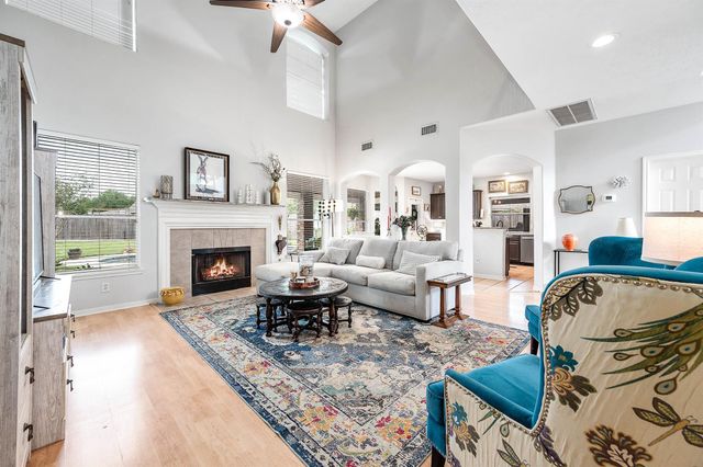 2610 Clay Creek Court, Pearland, TX 77581