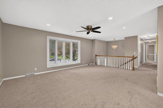 1319 Denniston Avenue, Bettendorf, IA 52722